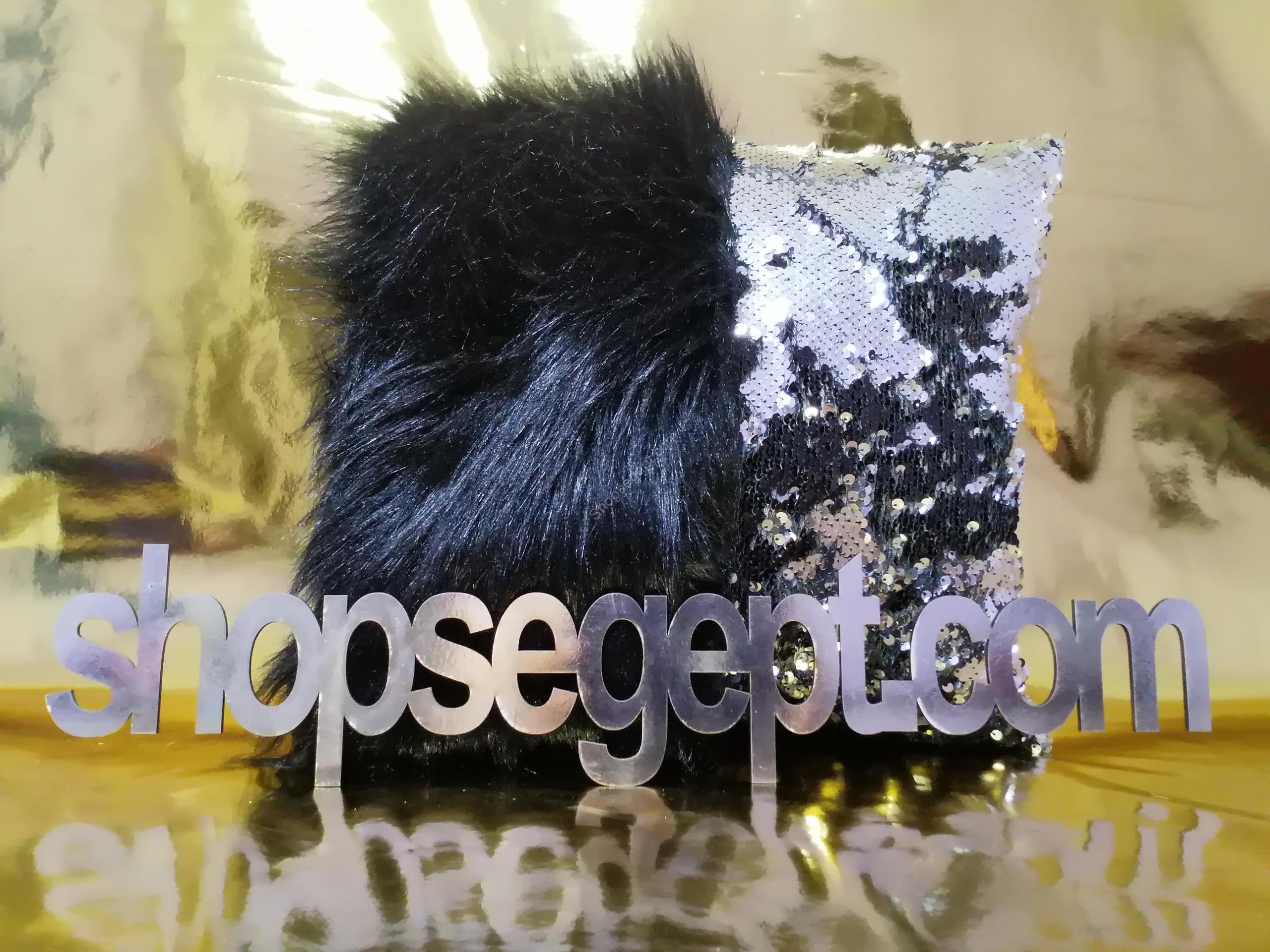 كوشن فرو اسود فى فضى - الصورة 2