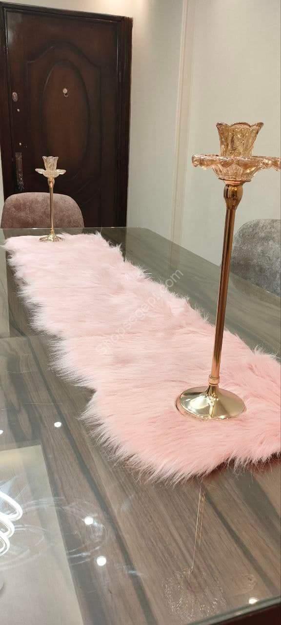 صورة المفرش الكامل: نص بديل: "مفرش سفرة فرو مستورد مقاس 150 × 40 سم بألوان متنوعة من متاجر مصر Shops Egypt" نص توضيحي: "مفرش سفرة فرو مستورد بألوان الرصاصي، الأسود، الأبيض، الأوف وايت، النبيتي، والكشمير. يعرض المفرش تصميمه الفاخر ومقاسه المناسب للطاولات." صورة close-up للملمس: نص بديل: "تفاصيل مفرش سفرة فرو مستورد يظهر نعومته وكثافته" نص توضيحي: "لقطة قريبة لملمس مفرش السفرة الفرو المستورد تظهر ناعوميته وكثافته وطول شعرة 5 سم." صورة المفرش على طاولة: نص بديل: "مفرش سفرة فرو مستورد موضوع على طاولة طعام لتوضيح الاستخدام" نص توضيحي: "مفرش السفرة الفرو المستورد على طاولة طعام، يبرز كيف يمكن أن يضيف لمسة من الأناقة والجمال لمائدتك." صورة للألوان المتاحة: نص بديل: "ألوان مختلفة لمفرش سفرة فرو مستورد: الرصاصي، الأسود، الأبيض، الأوف وايت، النبيتي، والكشمير" نص توضيحي: "عرض لألوان مفرش السفرة الفرو المستورد المتاحة من متاجر مصر Shops Egypt، بما في ذلك الرصاصي، الأسود، الأبيض، الأوف وايت، النبيتي، والكشمير."