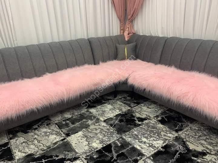 "مفرش فرو مجالس ركنة باللون الكشمير من متاجر مصر Shops Egypt، فرو مستورد كثيف بطول شعرة 5 سم، بريق كريستالي لامع."