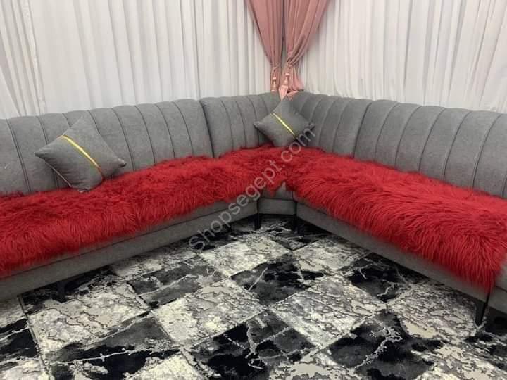 "مفرش فرو مجالس ركنة باللون النبيتي من متاجر مصر Shops Egypt، خامة فرو مستورد كثيف بطول شعرة 5 سم، بريق كريستالي لامع."