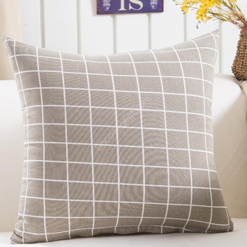 وسادة أريكة قطيفة هندسية باللونين الأسود والأصفر - الصورة 4