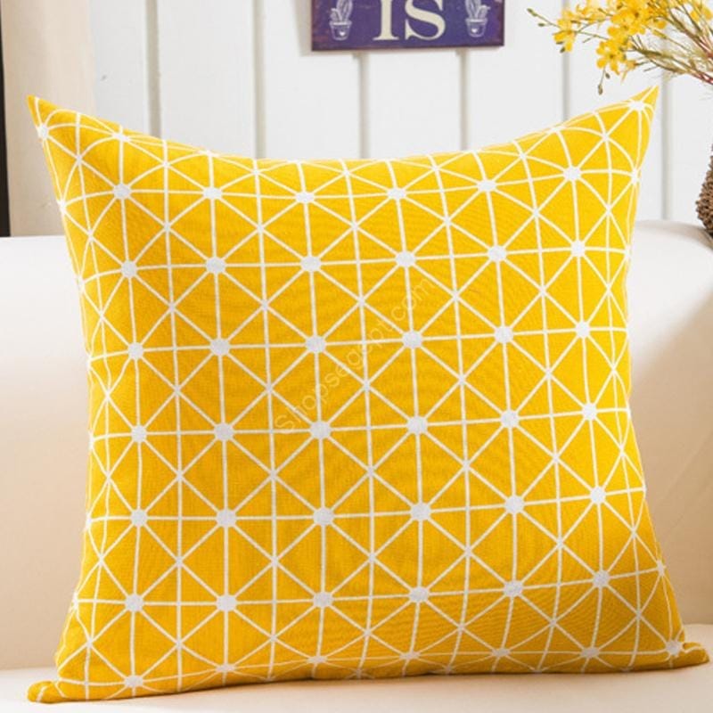 وسادة أريكة قطيفة هندسية باللونين الأسود والأصفر - الصورة 10