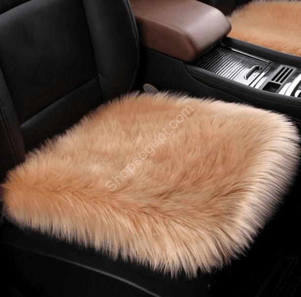 "مقاعد فرو مستورد لكرسي السيارة باللون البيج - اختيار مثالي للراحة والأناقة."