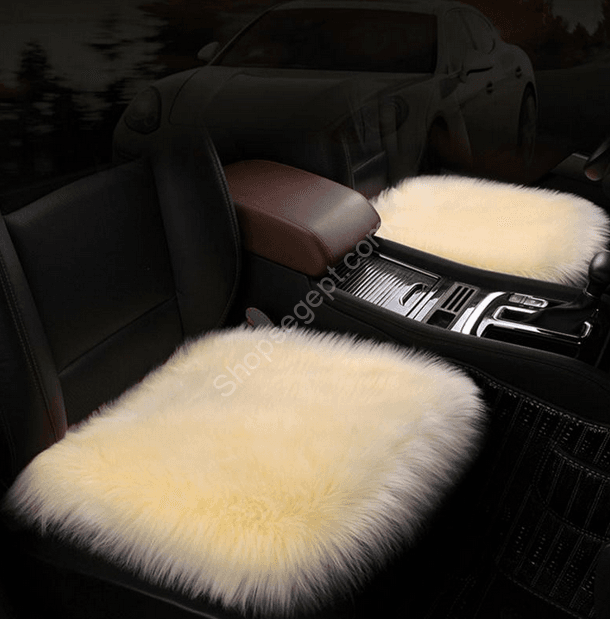 "مقاعد فرو مستورد لكرسي السيارة باللون أوف وايت - مظهر راقي لمقصورة السيارة."