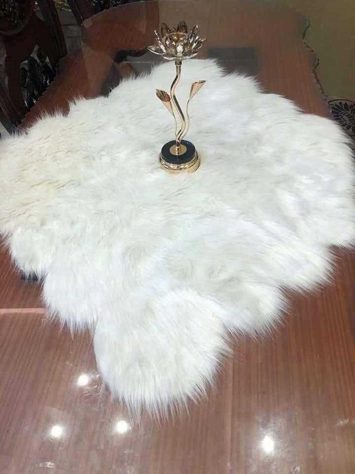 مفرش فرو مربع أبيض 80×80